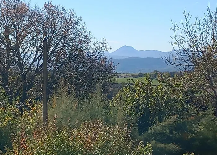 Gite L\'Hirondelle En Auvergne